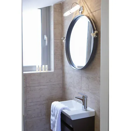 Melanthi * نِكيانا